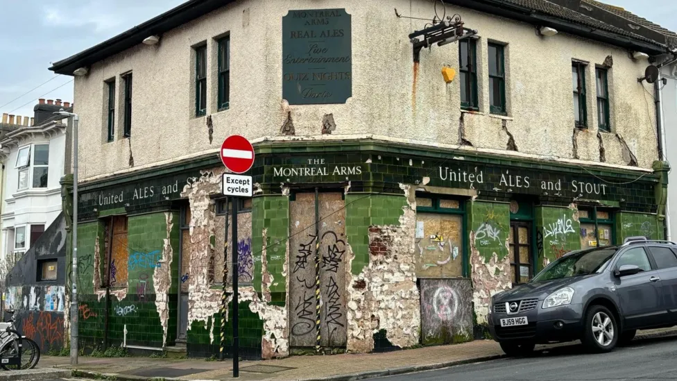 Montreal Arms Pub, Albion Hill, Brighton - click image to return